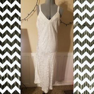 Vintage Tesoro Floral Silky Slip/Nightgown